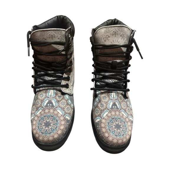 Big Black Dog Themed Woman's Sz 9.5 Short Hiking Fashion Boots Fabric Design - Picture 2 of 12